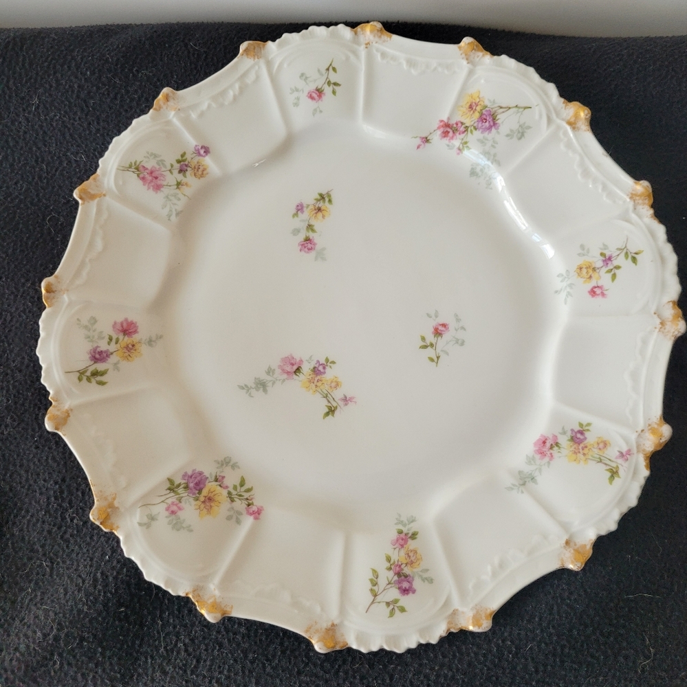 Antique Limoges France Tressemann & Vogt (TV) serving plate 10 in.
